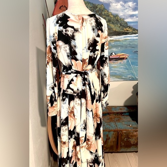 Windsor,Irina Floral,Chiffon,A-Line Dress in Cream, Excellent Condition, Size S - Picture 7 of 17